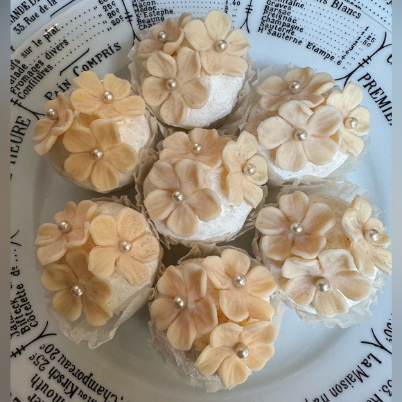 Adorable 7 mini  Fake cupcakes great for a display - Picture 2 of 5